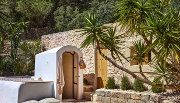 Resa Esatates for sale finca st rafael Ibiza modern 1 guesthouse .jpg